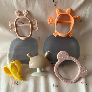 二手） MAMASTEM 固齒器 胖蝴蝶/翹尾小虎、Mombella蘑菇、NUBY香蕉、DOT TO DOT 小熊