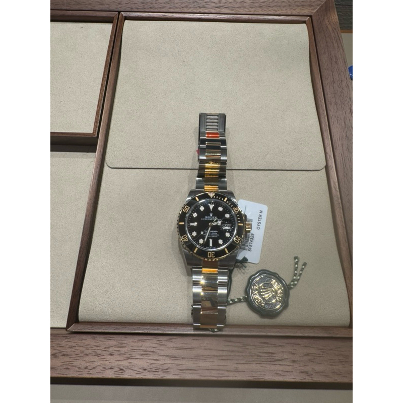 yellow gold 勞力士黑金水鬼 95萬