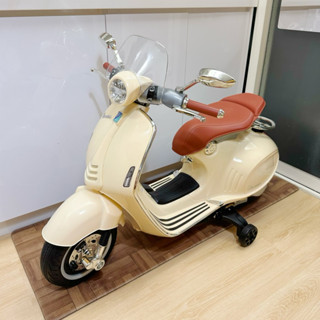 請先訊息⚠️二手 臺北現貨 正版 米白色 Vespa 電動玩具車 偉士牌 原廠授權 復古 兒童電動車 兒童車 模型機車