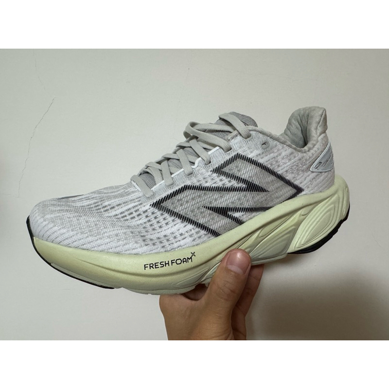 New Balance Fresh Foam Balos  全新正品 MBALCB1 us9 27cm