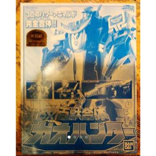 八田元氣小棧:日版全新 超合金 BANDAI 百獸戰隊 DX 牙吠連者 百獸合體 牙吠獵人 特別藍月版 盒裝 現況品