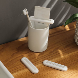 軟管擠壓器 牙膏擠壓器 擠牙膏神器 懶人擠壓器 手動擠壓夾 手推牙膏夾 護手霜擠壓器 擠牙膏器 牙膏夾擠壓夾 擠牙膏