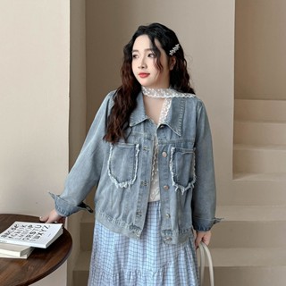 miss38 韓系甜心 短版牛仔外套【cc5973】(現貨)大尺碼 抽鬚口袋 水洗淺藍 胸前口袋 春天穿搭 寬鬆休閒百搭