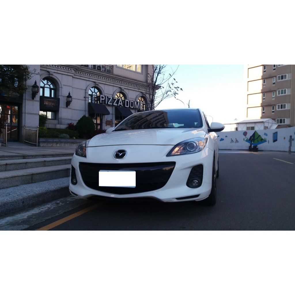 中古車 2013 MAZDA 3 五門 掀背 房車 白色 跑五萬多公哩 專賣 一手 自用 轎車 房車