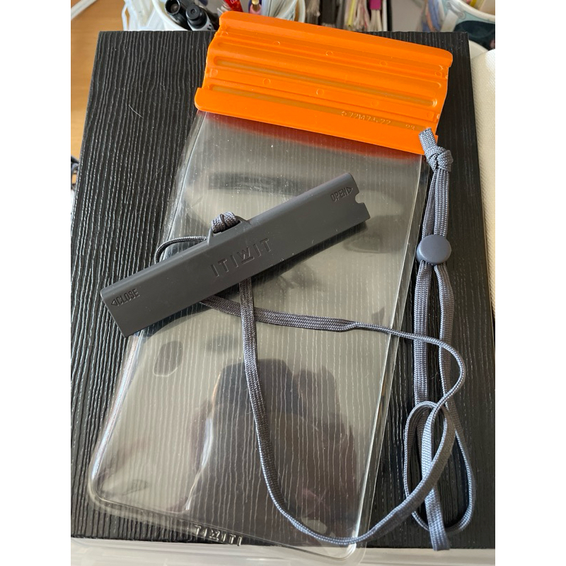 購於迪卡儂 防水手機套 背帶掛袋 防水袋 浮潛游泳玩水