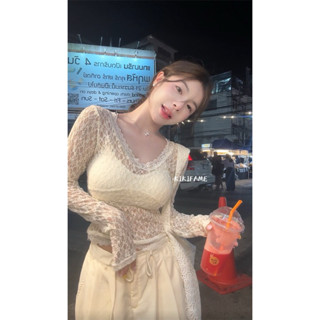 【KIKIFAME】💛心機純欲V領透膚蕾絲長袖上衣 內搭吊帶背心 蕾絲上衣 蕾絲衫 透膚上衣 透視 防曬上衣 罩衫上衣
