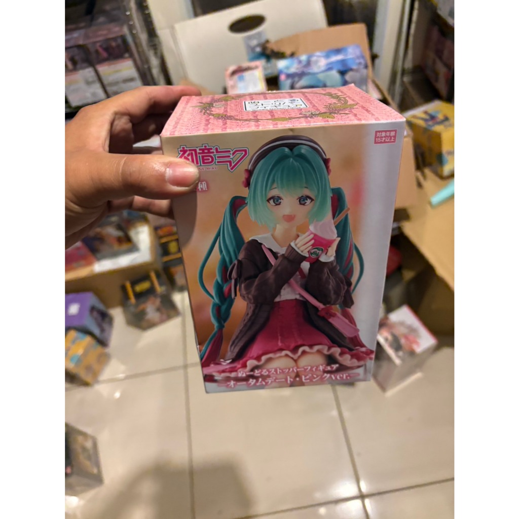 AP FuRyu 景品 正版 初音未來 MIKU Autumn date 秋季約會 粉色ver. 泡麵蓋 坐姿 初音