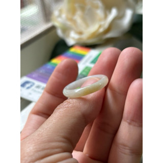內徑20，國際戒圍17.5，H753，玉到愛，天然淡黃翡加白翡翠戒指（戒圈），附陸證，完美無紋，保證緬甸玉A貨翡翠