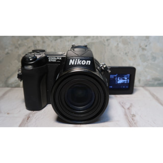 23年前的高科技 黑色 Nikon Coolpix 5700 相機 CCD數位相機 類單眼 翻轉螢幕 尼康 小紅書 Y2