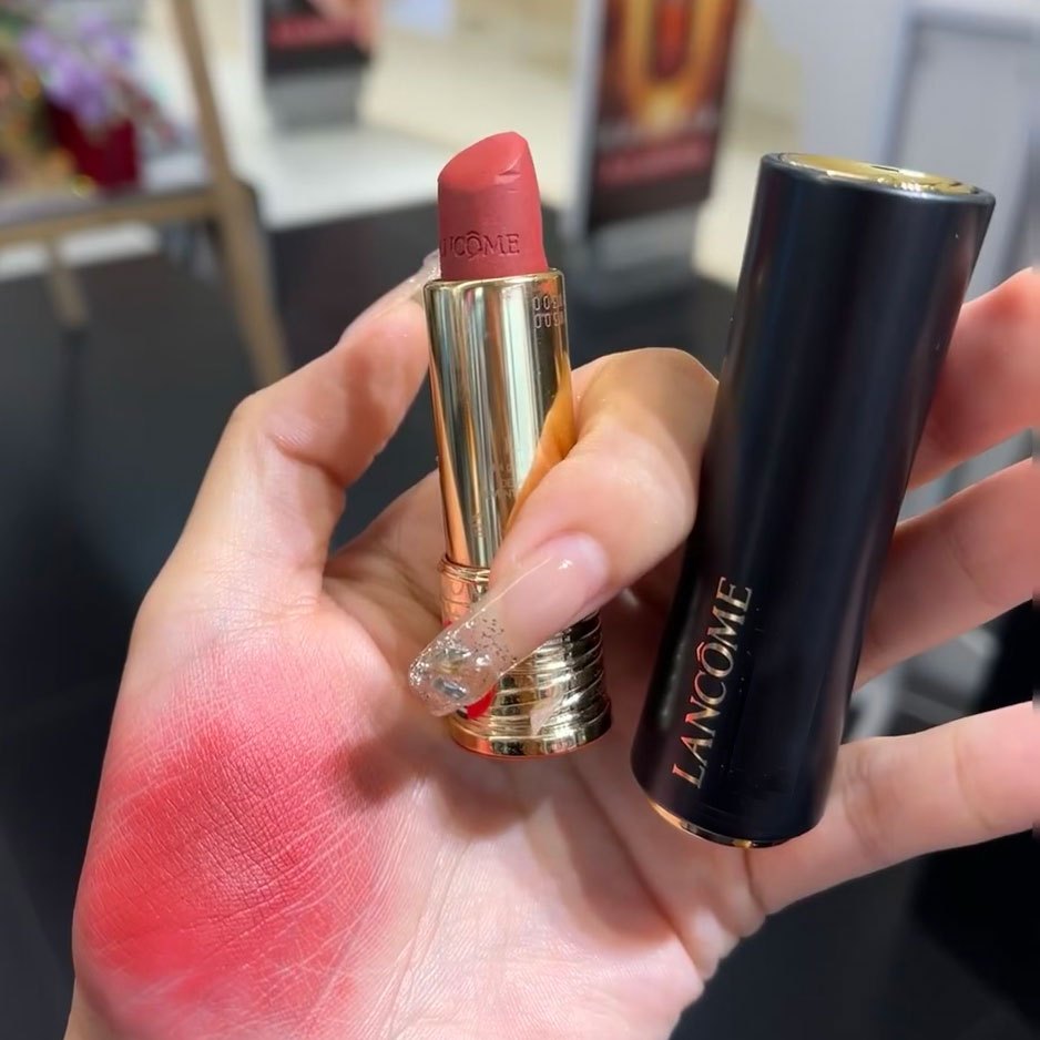 小樣試用裝 LANCOME 蘭蔻 粉金管按壓唇膏 小蠻腰口紅 黑管小蠻腰口紅唇膏 啞光質地1.6g