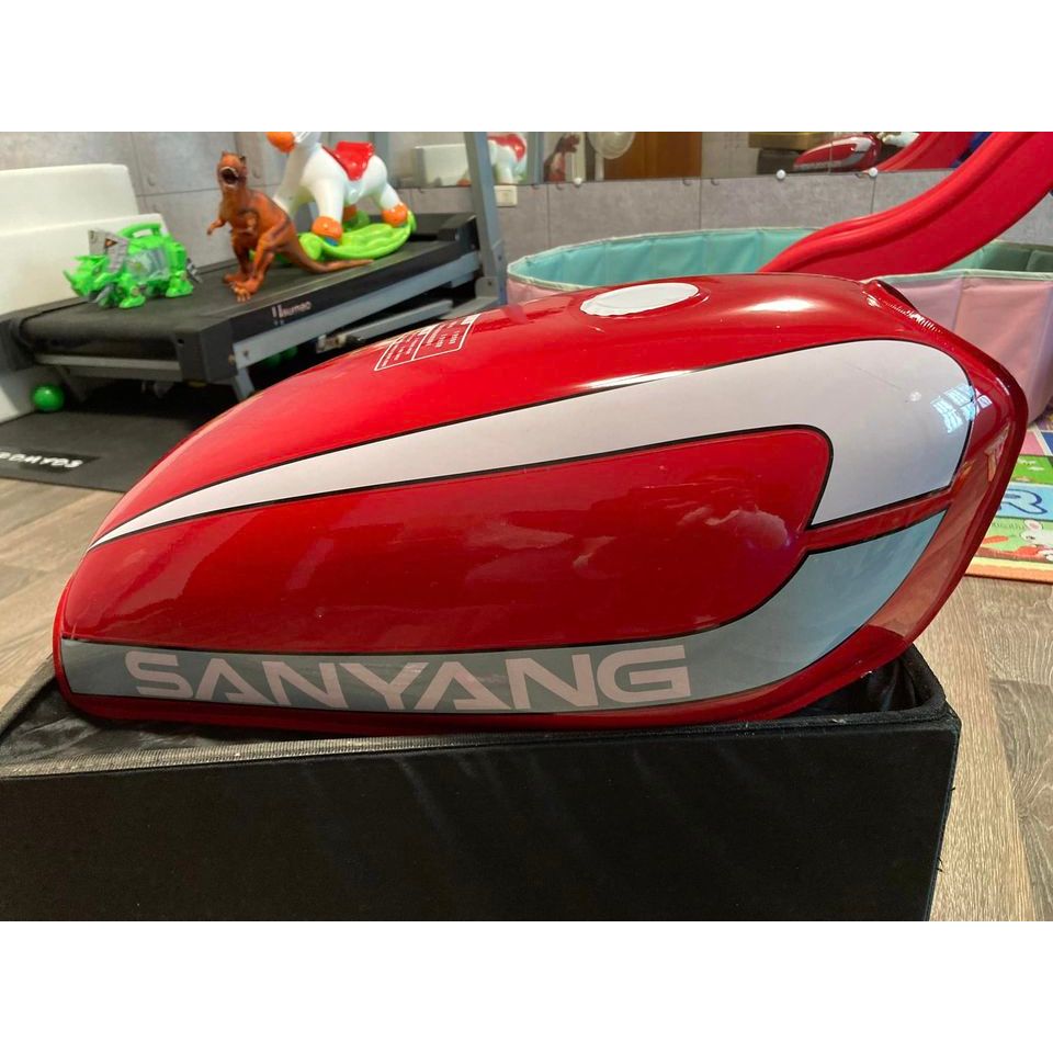 全新品 化油老野狼 油箱 老三陽老狼油箱 有浮筒  副廠改裝品~~ 小修直上 可與側蓋一起搭配購買