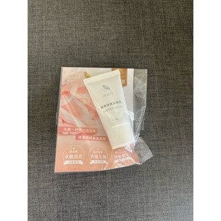 蝦皮電子發票aura潤澤淨透洗顏乳15g(效2027/10）
