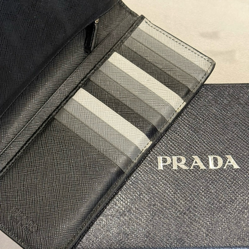 PRADA 男 黑色長夾 對開式 有拉鏈 防刮皮 二手 6成新