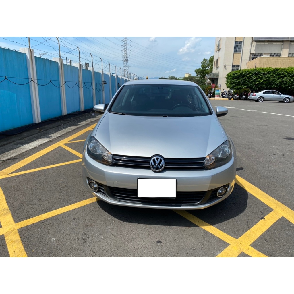 中古車 2011 福斯 GOLF 1.6 銀色 跑11萬公哩 專賣 國產 進口 五門 三門 掀背 房車 轎車 休旅車