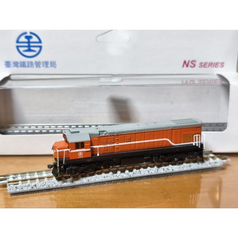 鐵支路N規柴電機紀念車R100車頭 編號101