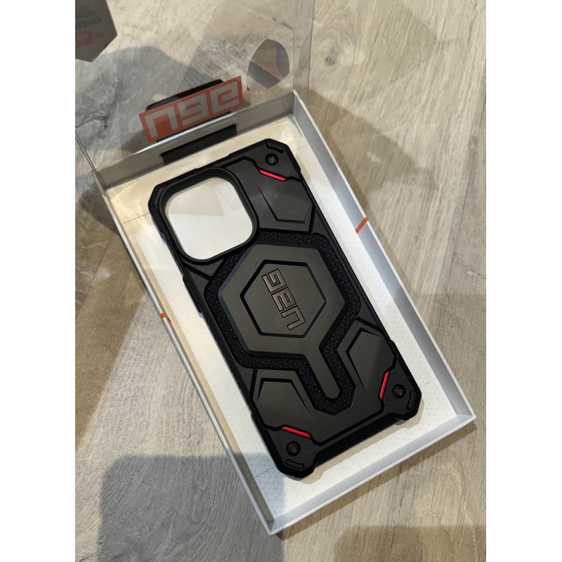 UAG iPhone 15 Pro Max 6.7吋 磁吸式頂級(特仕)版耐衝擊保護殼 軍用黑