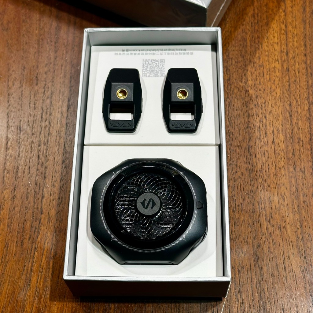 BLACKSHARK 黑鯊 4 pro 4pro 磁吸散熱器 手機 半導體制冷 專業級 冰封 降溫神器 二手