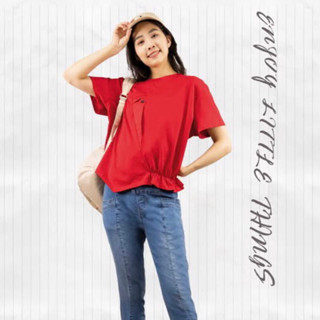【 歐佳麗服飾】黑/白 紙藝造型釘釦 不對稱T恤 /上衣 /休閒 舒適 /夏日穿搭