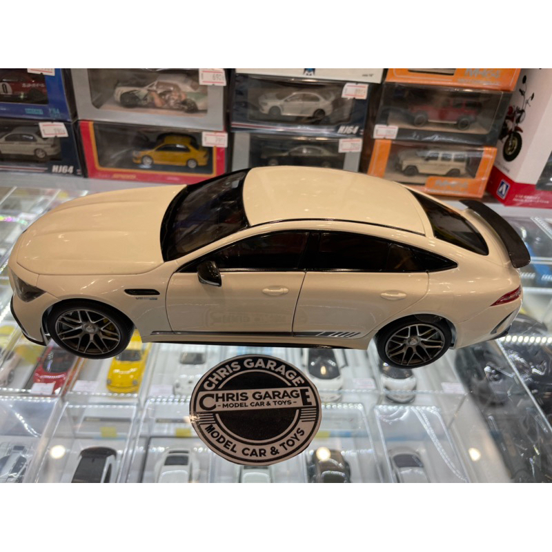 Norev modal 1/18 Benz GT63 white