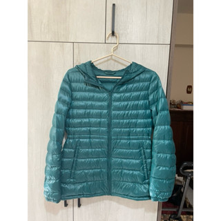 uniqlo 輕薄羽絨外套 連帽款 二手 女版 M 約8成5新 請見說明