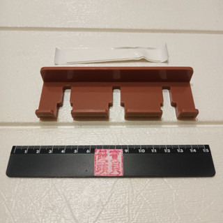 全新 現貨 超實用 插頭掛架 插頭收納 電線收納 無痕黏貼 牙刷掛架 鑰匙掛勾 電線廚房插座收納架 創意多功能 掛勾 架