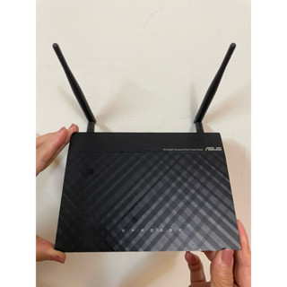 華碩品質保證 已經透過測試 ASUS RT-N12HP路由器 兩個天線外接更好用，速度很快。