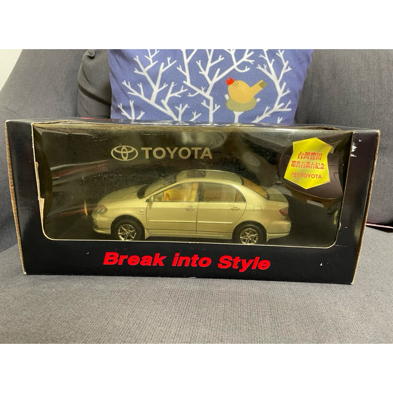 神車 toyota corolla altis 1/18 合金模型車