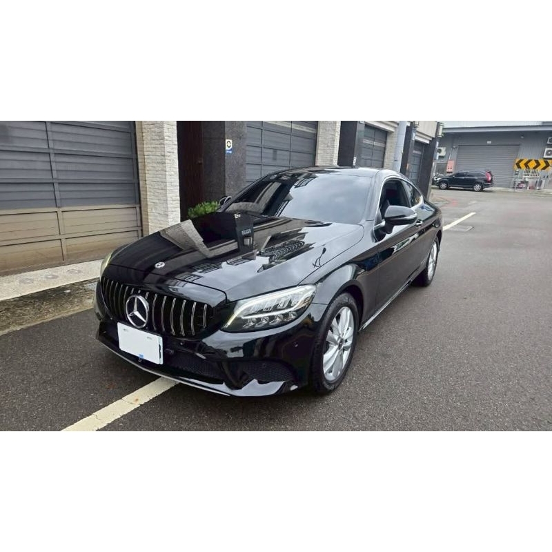 BENZ C180 COUPE｜2018年出廠雙門跑車｜黑色帥氣外型｜特價 89.9 萬 二手車 中古車
