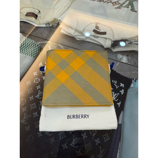 鹿晉歐美精品🦌 Burberry BBR 獵戶米黃拼接八卡短夾