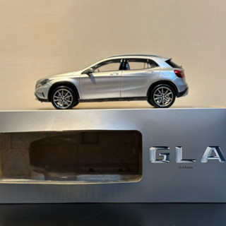 M.W.模型. 1/18 MERCEDES-BENZ GLA 原廠 模型車 收藏 裝飾 擺設 禮物 送禮