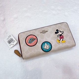 [小鄉衣櫃]過季展示品-C3733-COACH聯名款米奇徽章拉鍊長夾-白【美國outlet正】