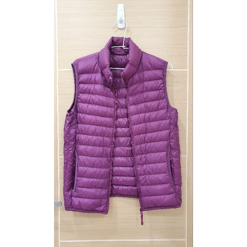 二手衣～日本UNIQLO 紫色保暖輕羽絨背心（S）