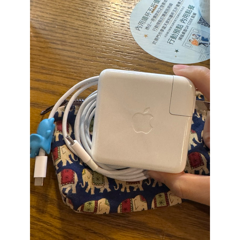 「二手」蘋果原廠 Mac book pro 61W type c充電器/電源含線