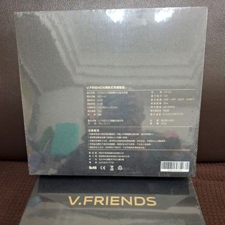 (全新原廠盒裝公司貨★封膜完整未拆★享保固)V.FRIENDS 頸掛式耳機套組(藍芽運動耳機&折疊伸縮支架)VF-C5