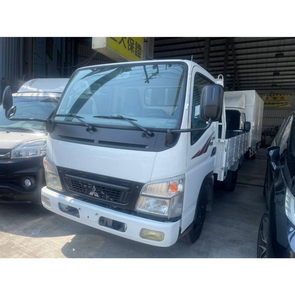 2010年三菱堅達手排柴油六輪貨車