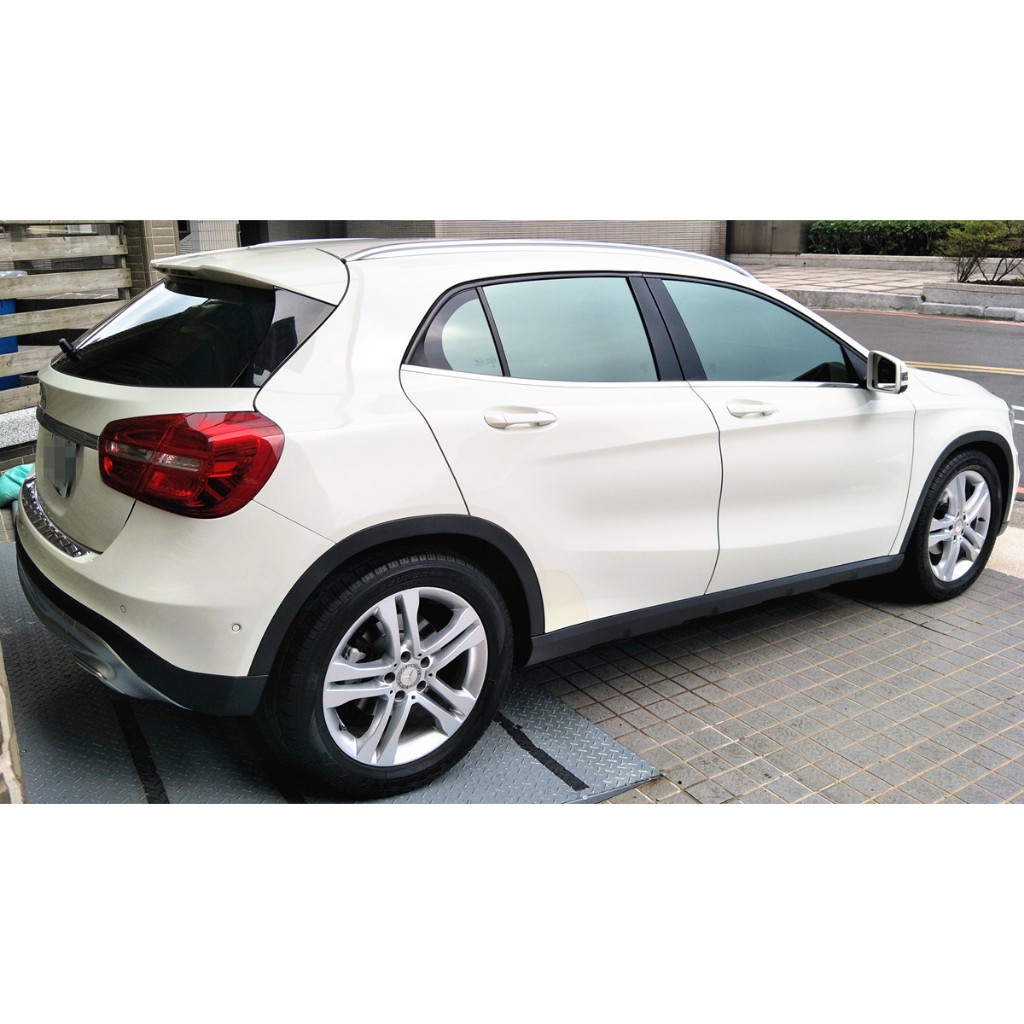 2015 BENZ GLA180 動感流線轎跑 全車原版件 無待修 ~ 中古車二手車國產車進口車休旅車掀背車認證車商用車