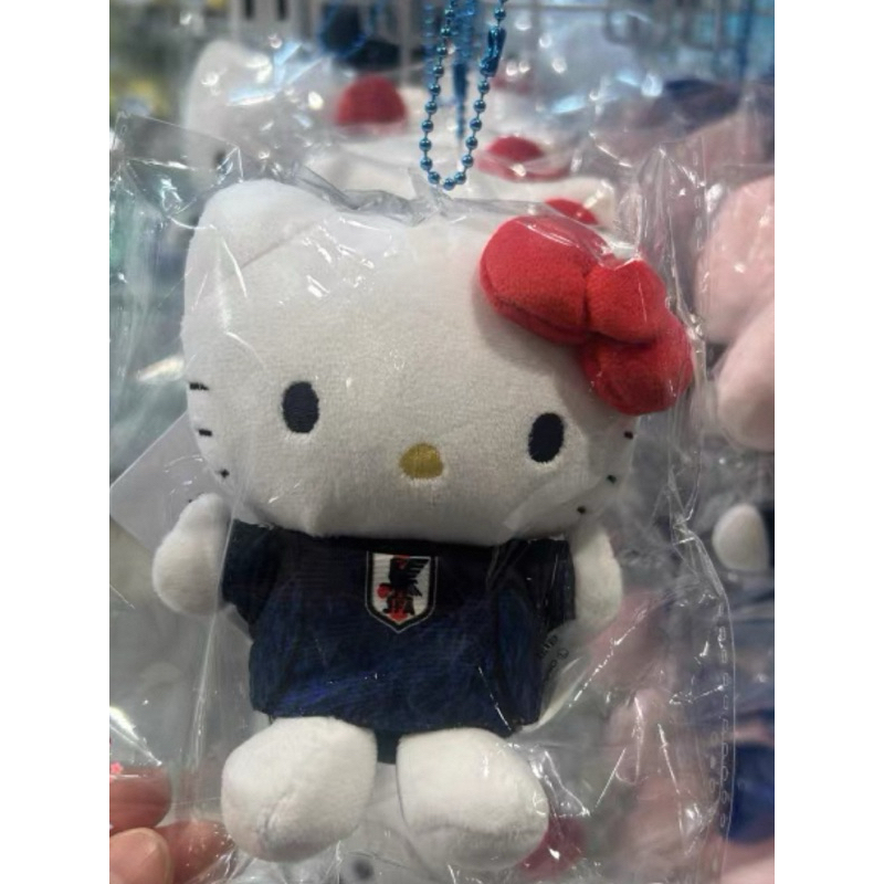 正版‼️日本/三麗鷗/聯名/Hello kitty/美樂蒂/大耳狗/庫洛米/醜魚/人魚漢頓/大耳狗/布丁狗/足球/吊飾