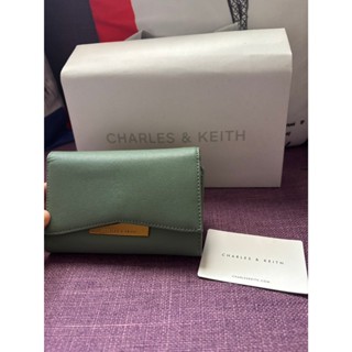 《二手》CHARLES & KEITH 小CK 金屬扣中夾 皮夾錢包