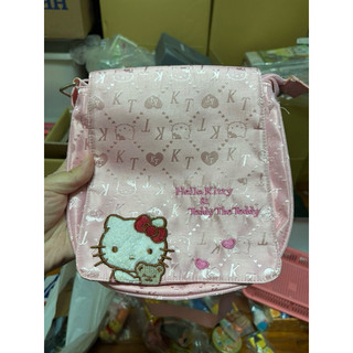 (現貨)(美諾玩具)H79 Hello Kitty刺繡斜背 側背小書包