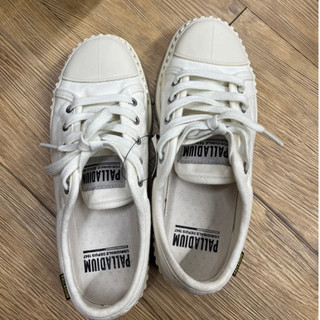 PALLADIUM 鞋子（實品色跟照片接近本身就不是全白的色是米白又有點布料原色類似淺亞麻白還是象牙白色那種顏色）