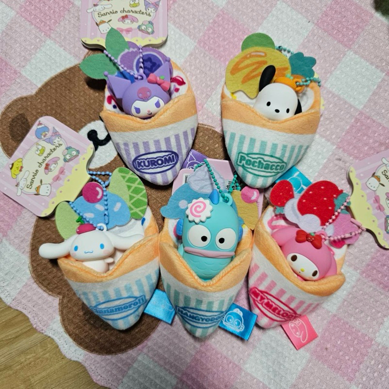 Bunibear. 迪士尼 三麗鷗可麗餅吊飾 大耳狗 庫洛米 美樂蒂 醜魚 帕恰狗 可麗餅 造型 角色 吊飾