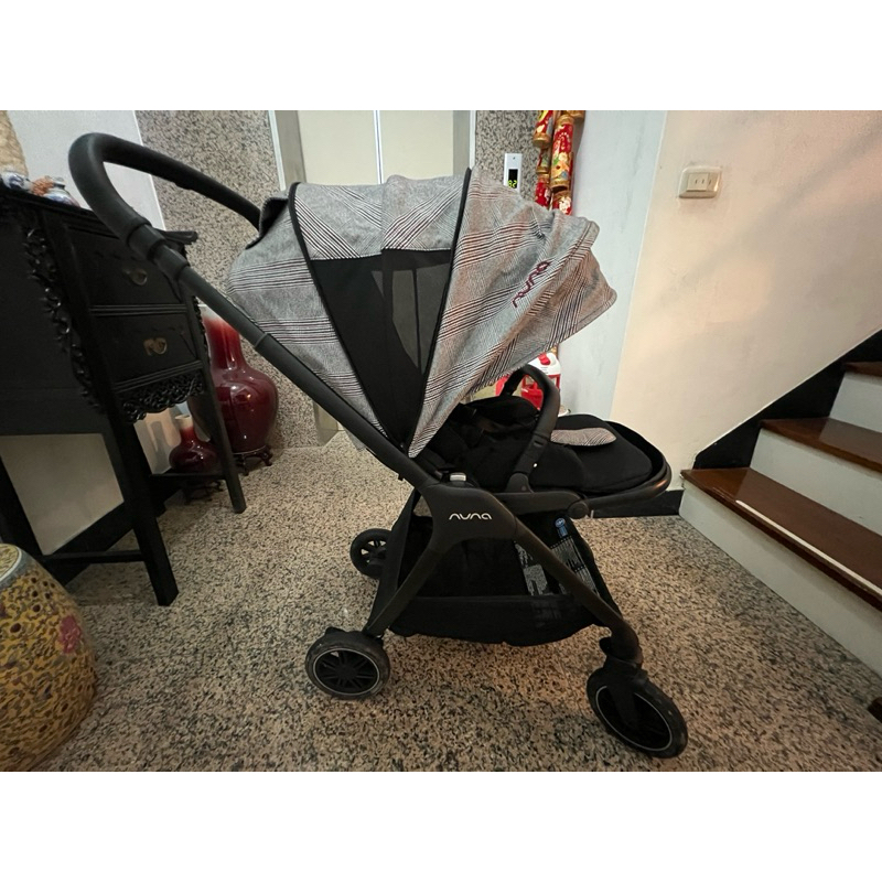 賣二手Nuna triv (Ellis Collection)手推車