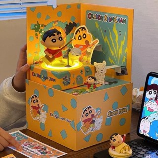 ✨臺灣出貨✨正版 可愛小新 立體禮盒💕 聽歌夜燈公仔 生日禮物 DIY音樂會舞臺場景 交換禮物
