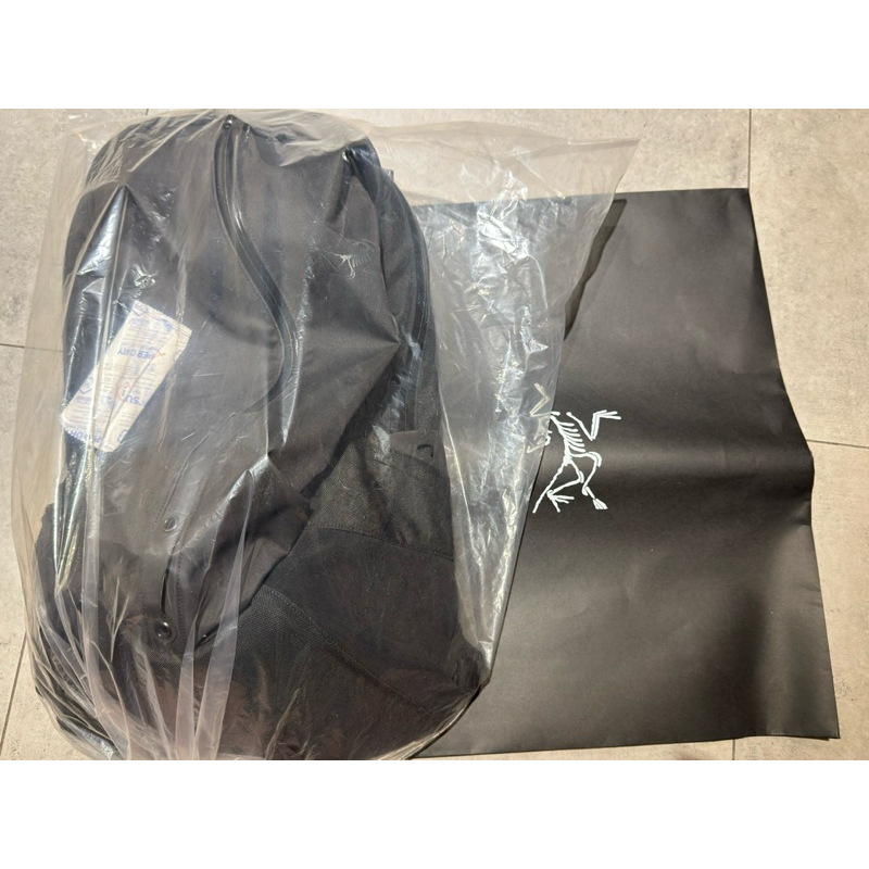 Arc’teryx Arro 22 L 全黑 後背包