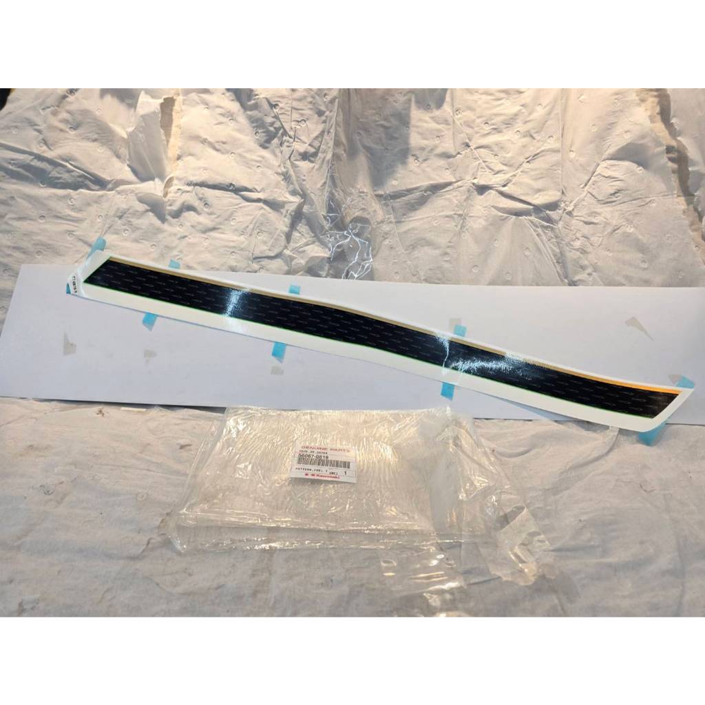 56067-0819 KAWASAKI ZRX 1200 男子漢 油箱 貼紙 原廠零件