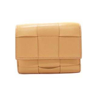 【BOTTEGA VENETA 寶緹嘉】專櫃經典款 大編織羊皮釦式三折短夾(651372-淺駝色)