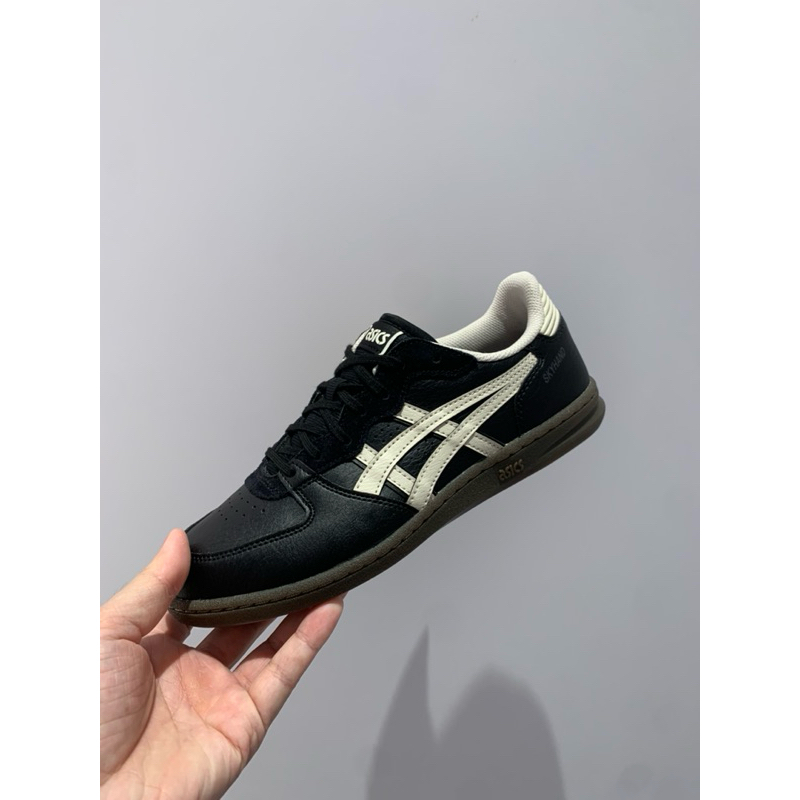 <Taiwan小鮮肉>ASICS Skyhand OG Black Oatmeal 黑白 男女 1203A451-002