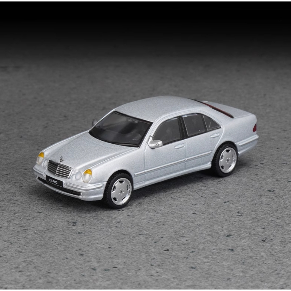 DCT Shadow 1:64 W210 E55 AMG 模型車 經典黑頭車 E-CLASS E 55 M210