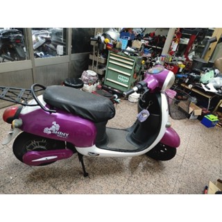 紫色二手微型電動車（ 可以掛牌上路）