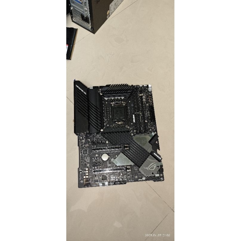ROG MAXIMUS XII APEX z490 華碩 第十代 高階電競主機板 賣主機板一片含砧板